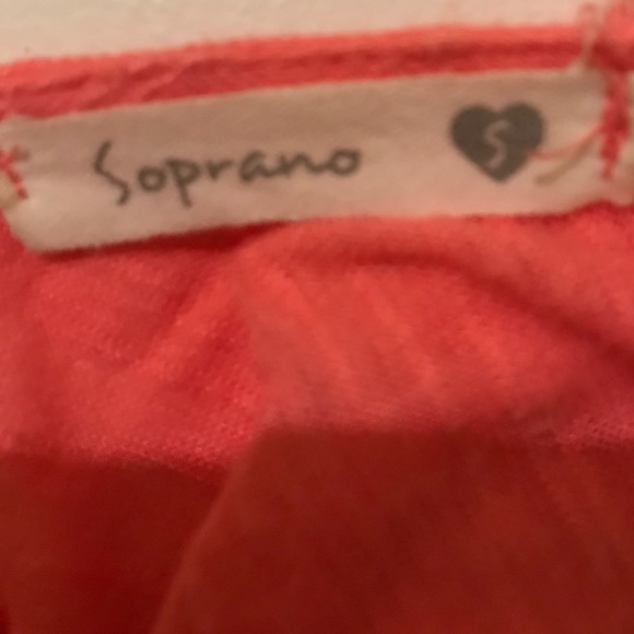 Cropped, backless tee - Picture 3 of 3